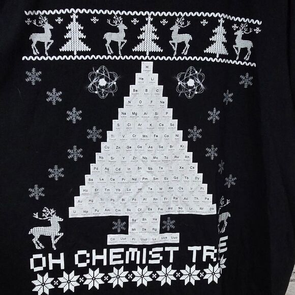 O CHEMIST TREE Science Periodic Table Christmas Tee Black Holiday Shirt Men's - Picture 3 of 10